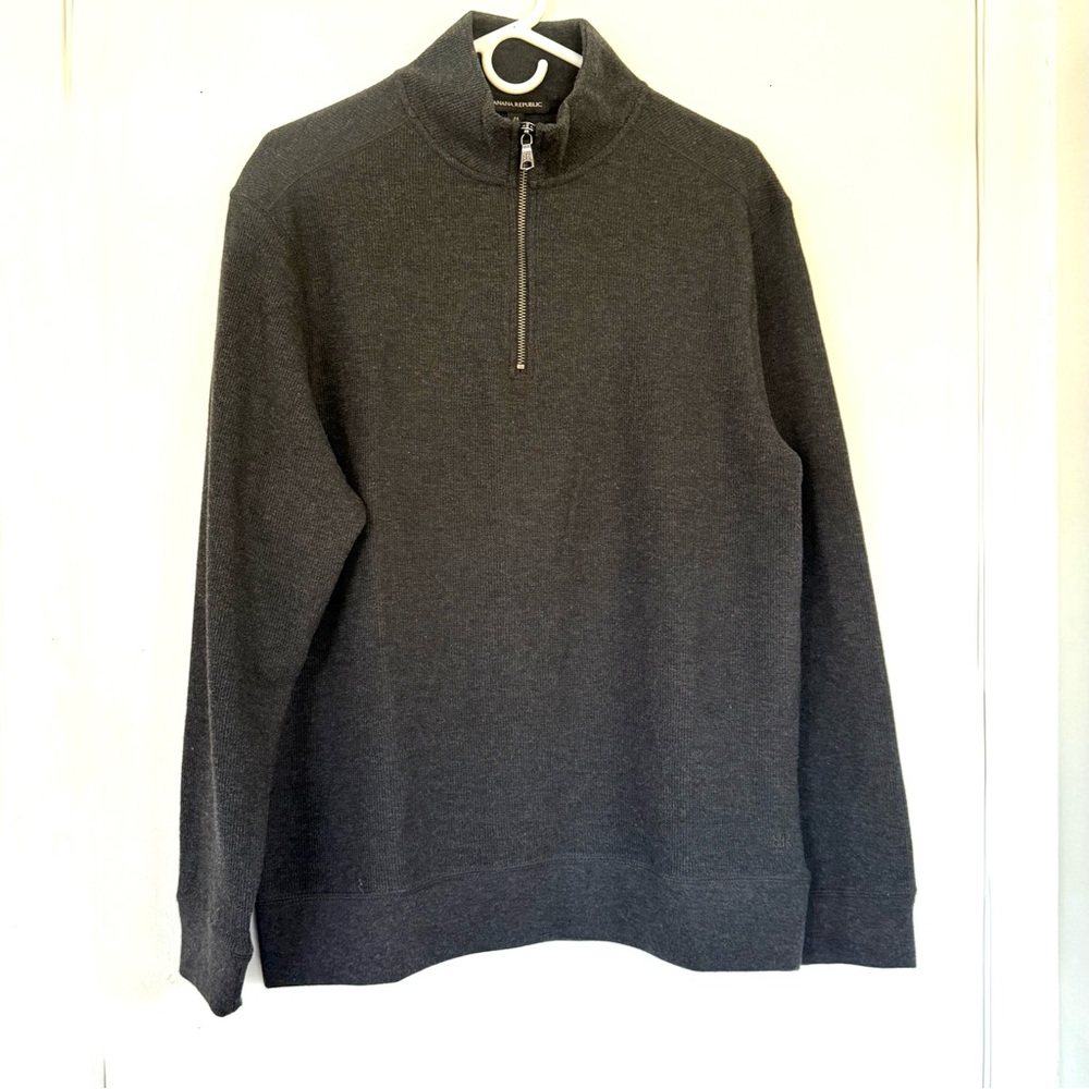 BANANA REPUBLIC WAFFLE HALF-ZIP PULLOVER SWEATER, BLACK SIZE (M)